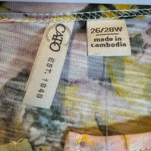 NWT CATO 26/28W Boho Floral Patchwork Eyelet Sleeve Mixed Media Raw Hem Top - Picture 7 of 12